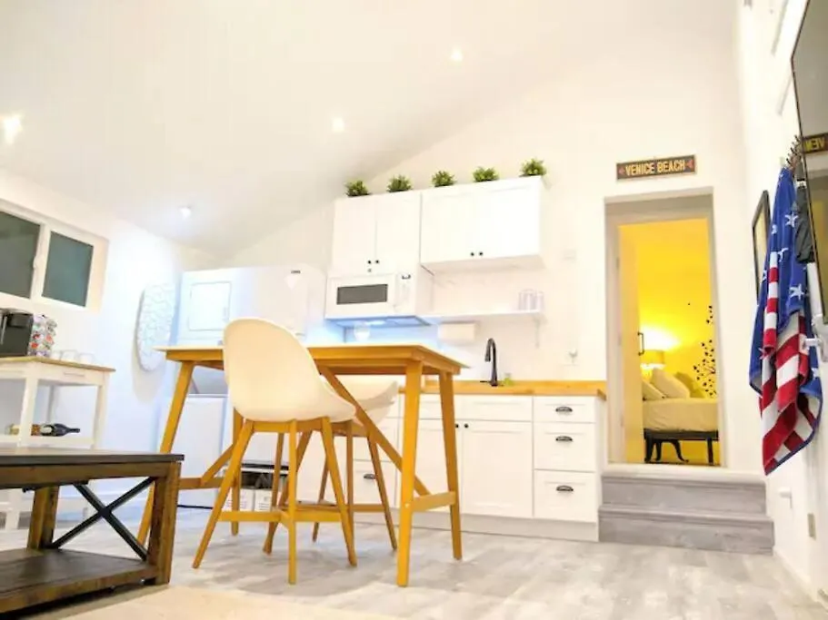 Monthly - Cozy 1 Bed Guest Suite Near Venice Beach Λος Άντζελες